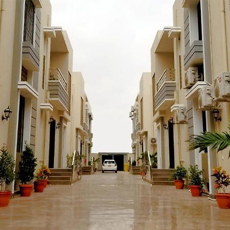 Zifan Hotel&Suites Karachi Buitenkant foto