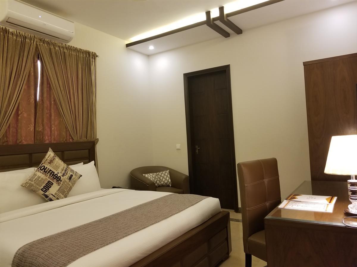 Zifan Hotel&Suites Karachi Buitenkant foto