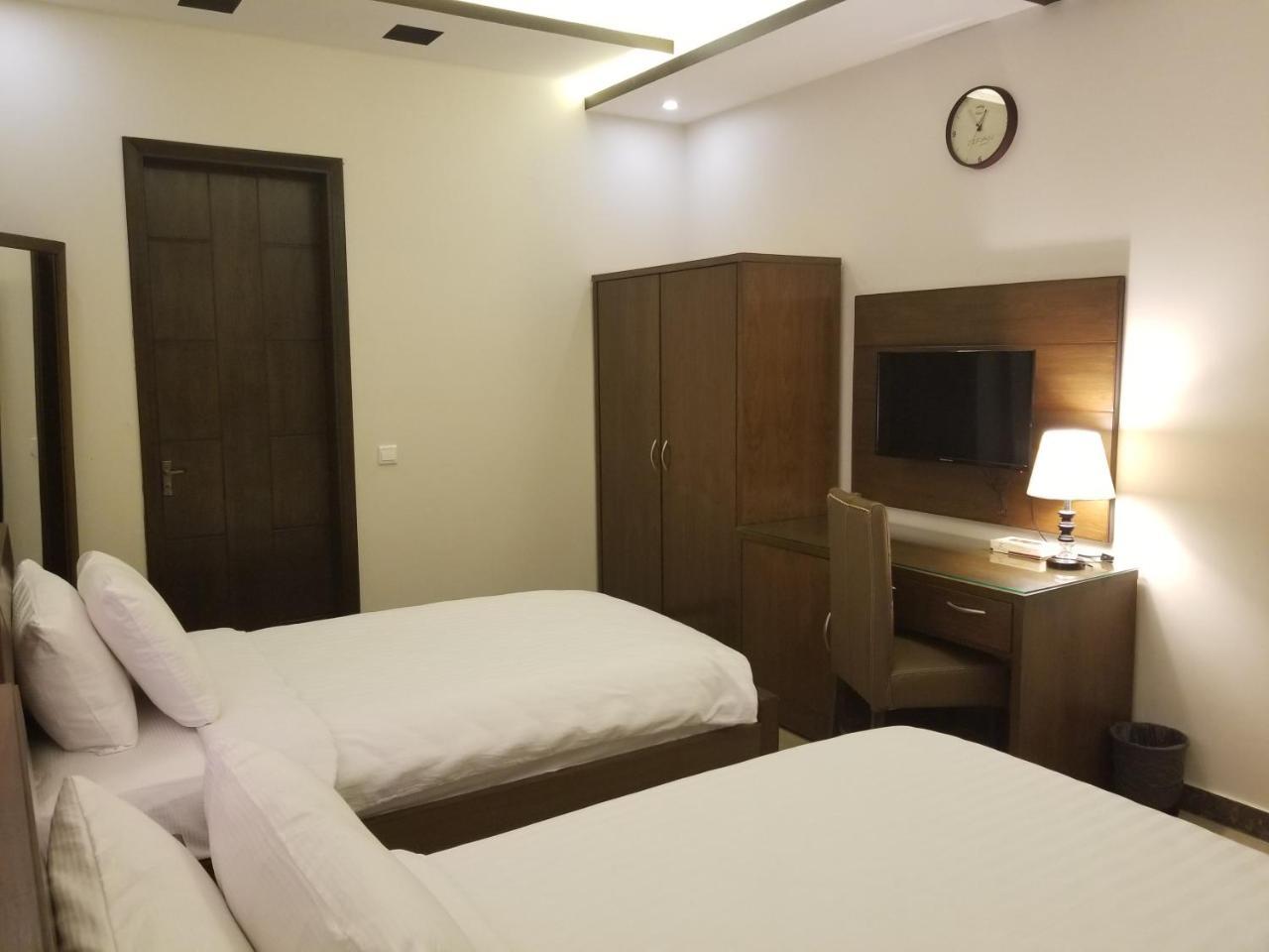 Zifan Hotel&Suites Karachi Buitenkant foto