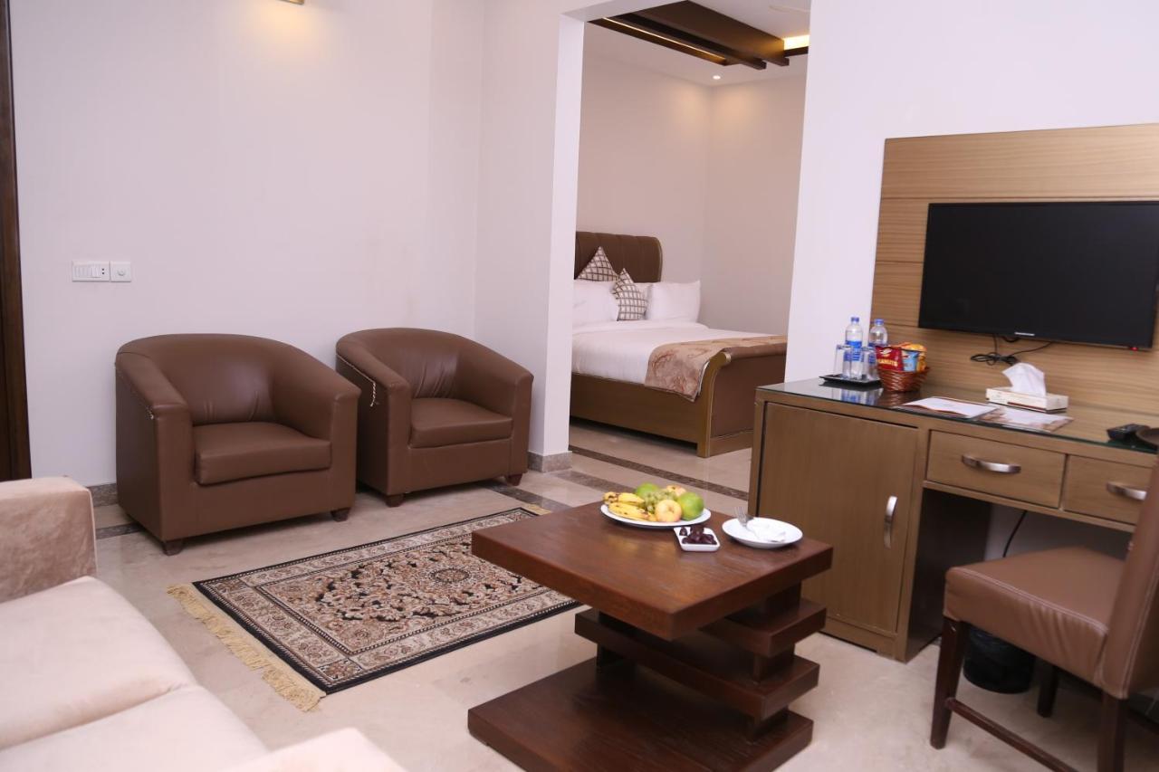 Zifan Hotel&Suites Karachi Buitenkant foto