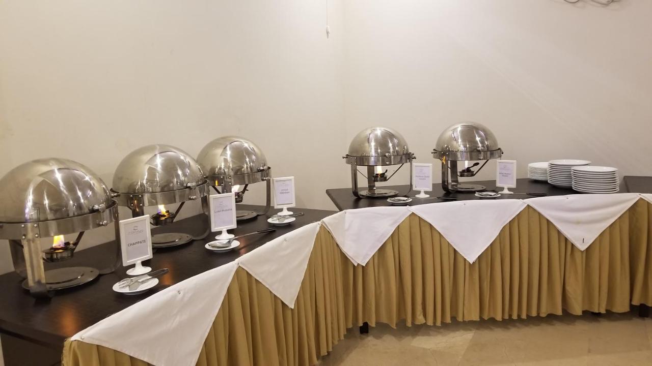 Zifan Hotel&Suites Karachi Buitenkant foto